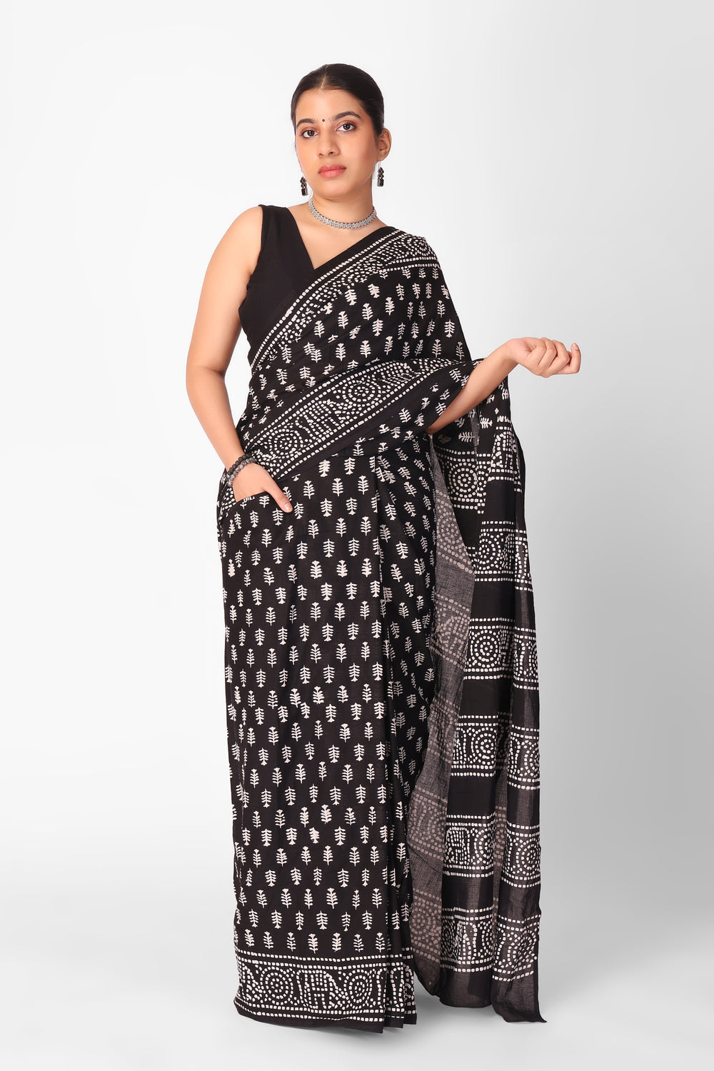 Black Printed Saree With Stylish Traditional Weave Design