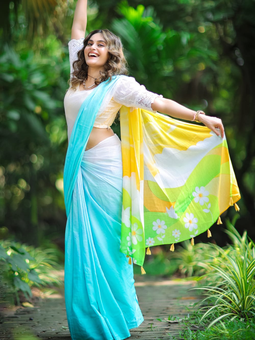 Aqua Blue & White Ombre Georgette Saree With Stylish Gradient Design