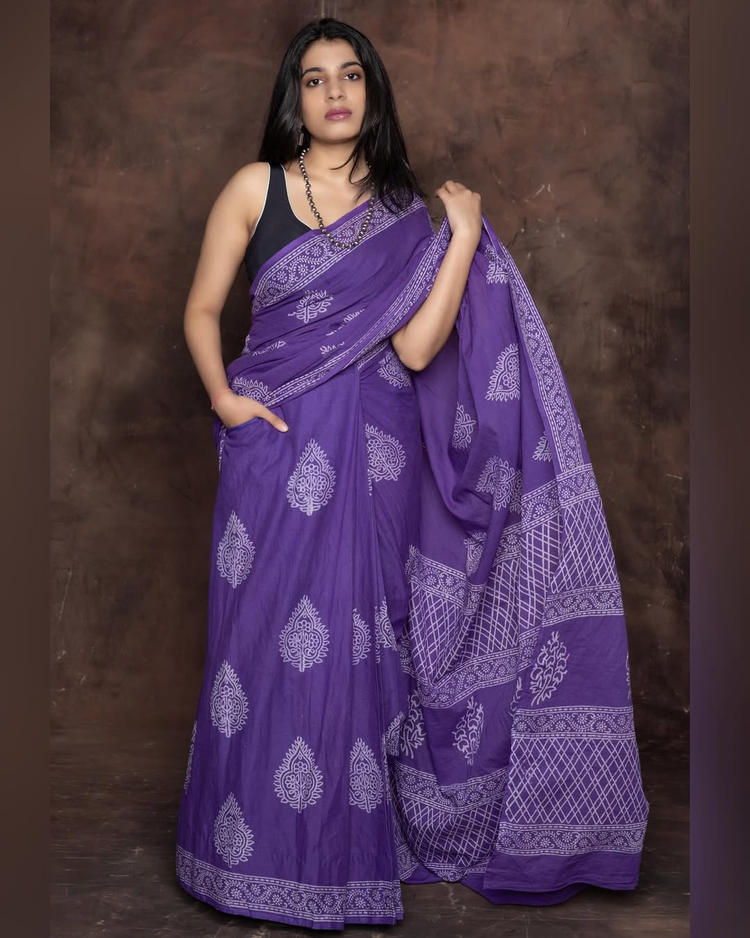 Purple Designer Saree With Elegant Ethnic Print Work