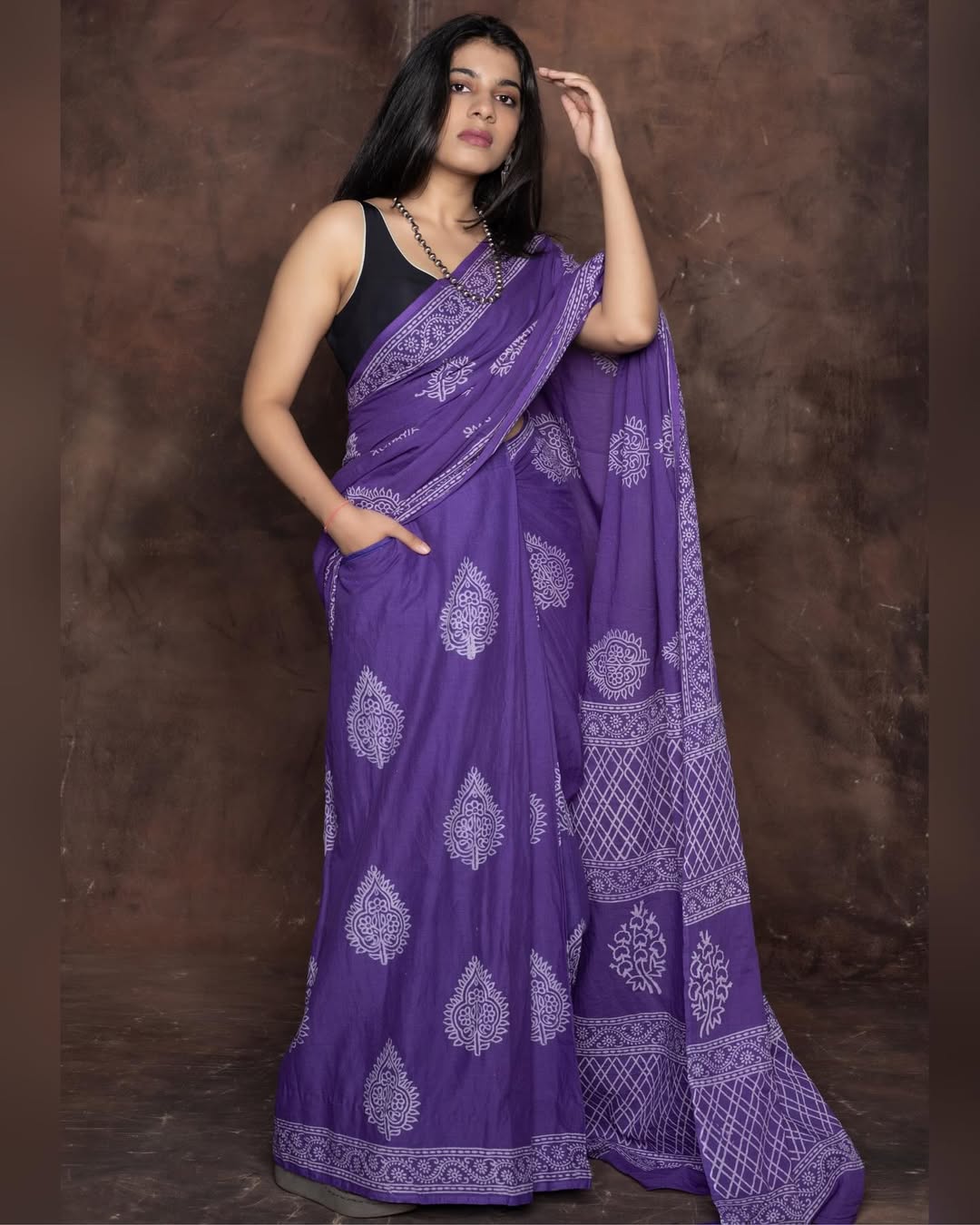 Purple Designer Saree With Elegant Ethnic Print Work