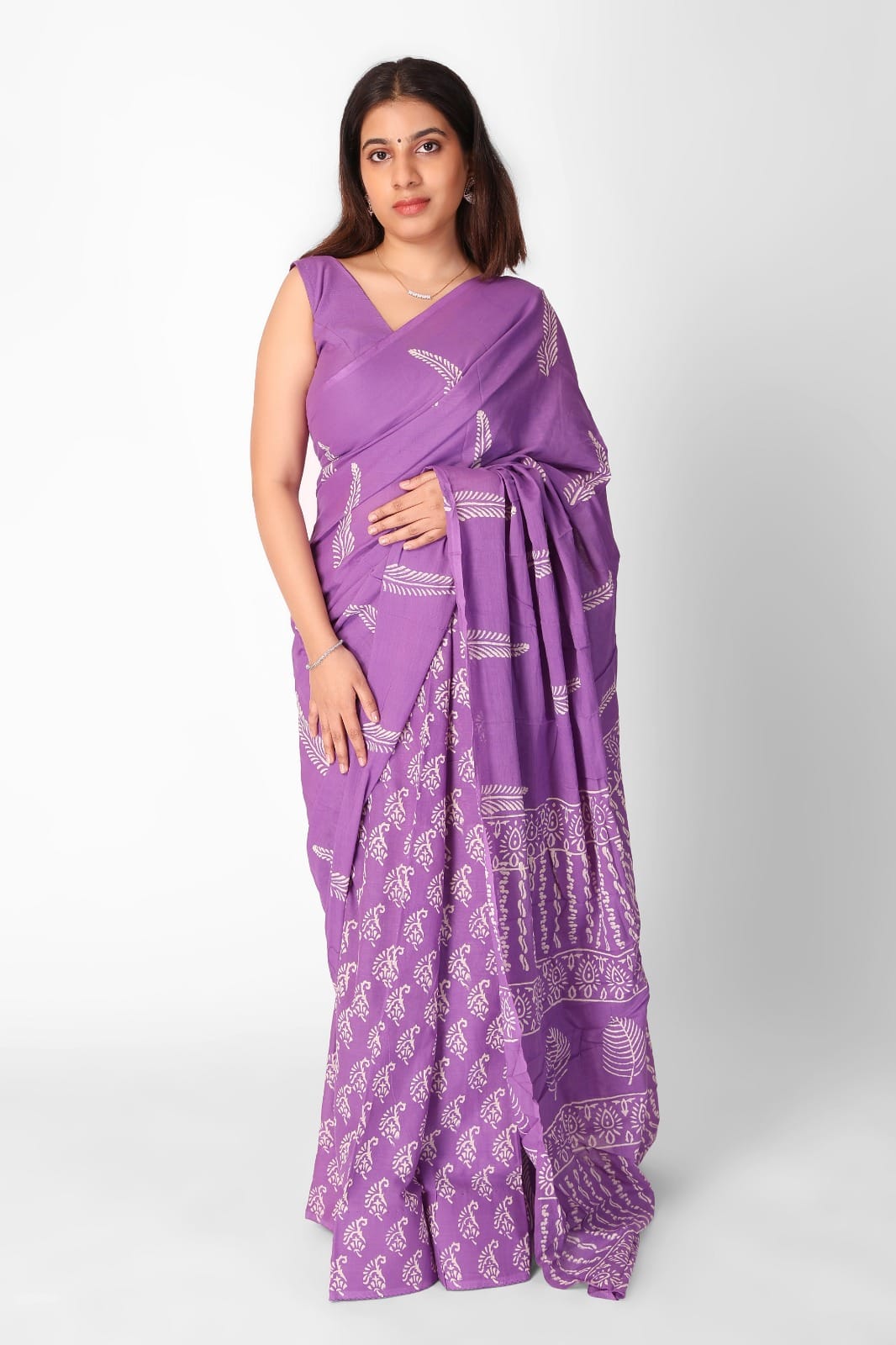 Lavender Printed Saree With Elegant Traditional Styling