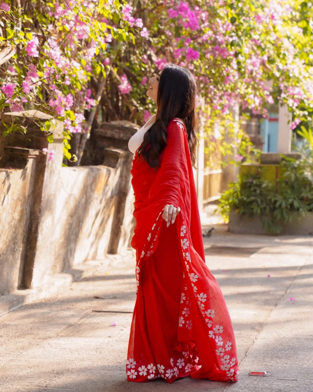 Bright Red Designer Saree With Elegant Floral Print Work