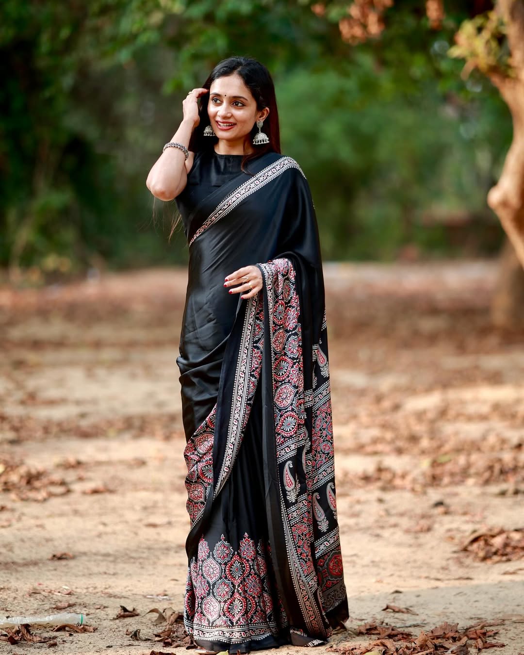 Women Ethnic Printed Saree with Elegant Traditional Border