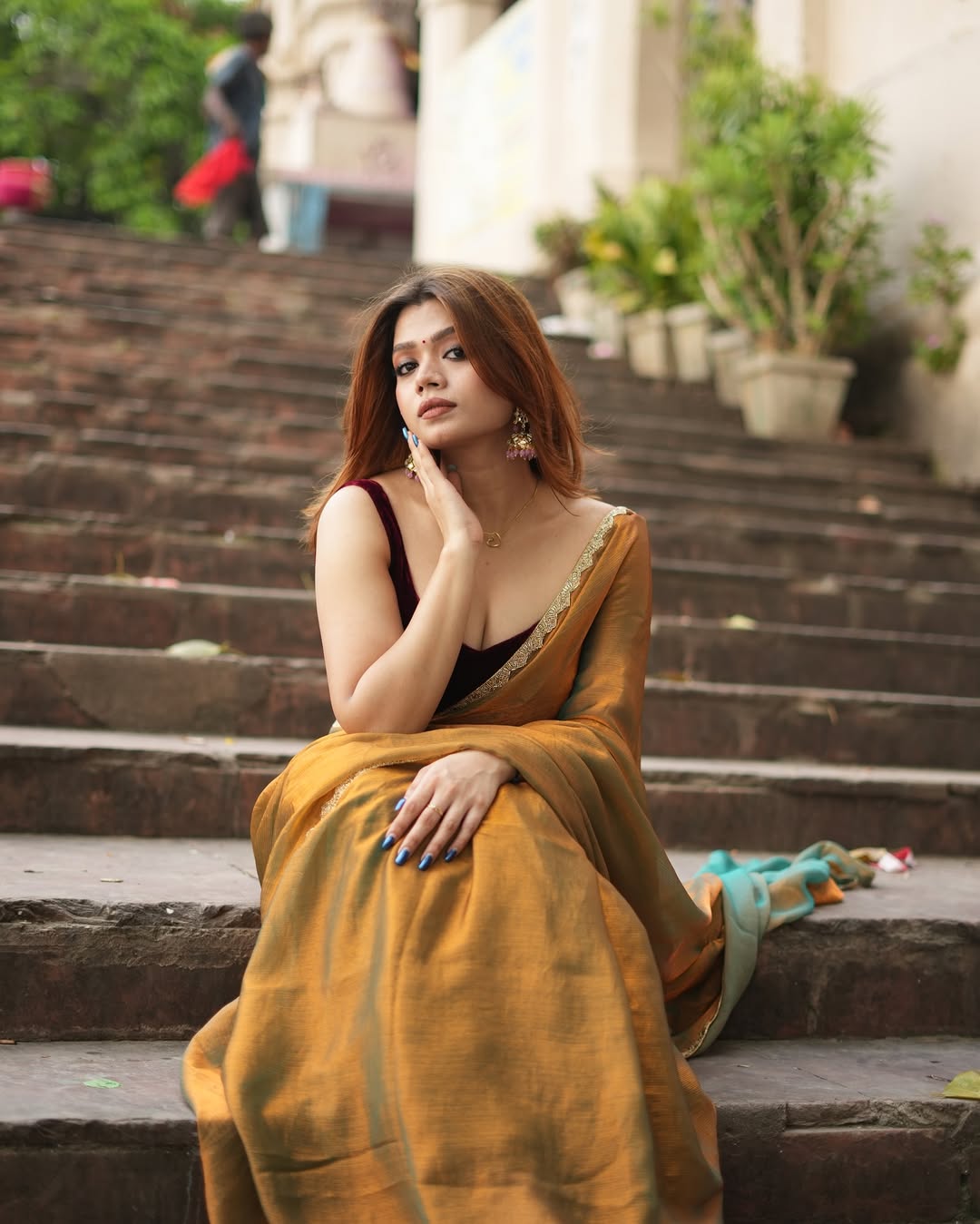 Mustard Gold Linen Silk Saree With Elegant Traditional Border Design