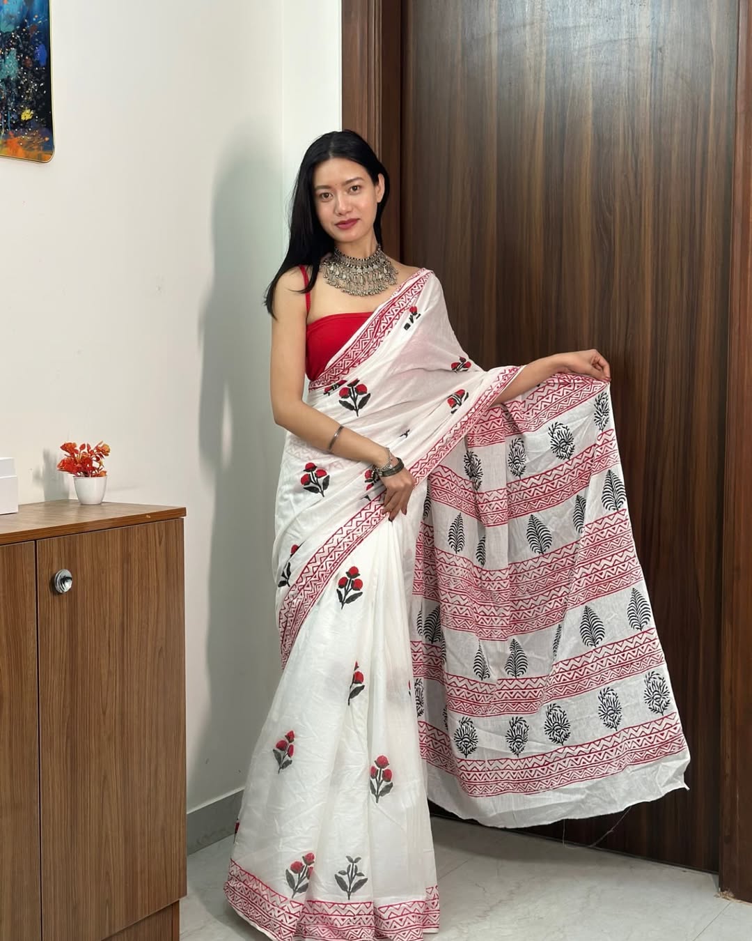 Ivory White Printed Saree With Elegant Artistic Design
