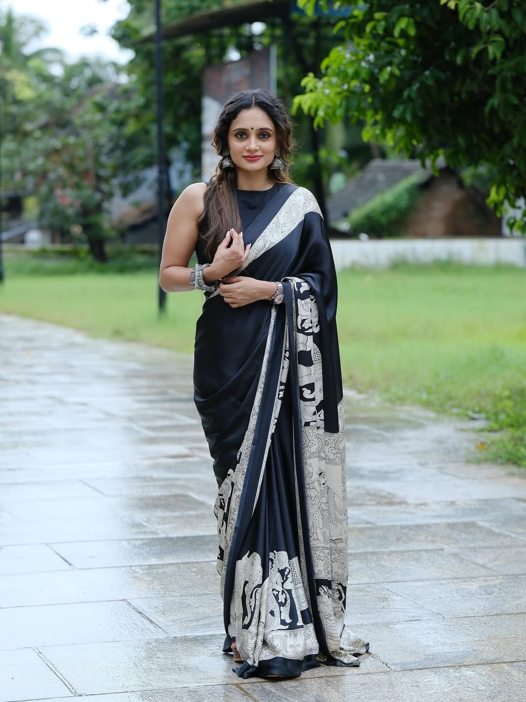Women Black White Traditional Saree with Elegant Contrast Border
