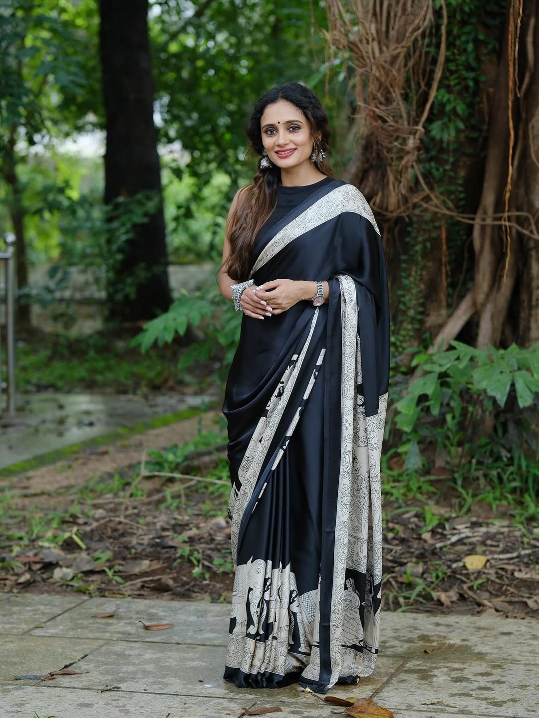 Women Black White Traditional Saree with Elegant Contrast Border