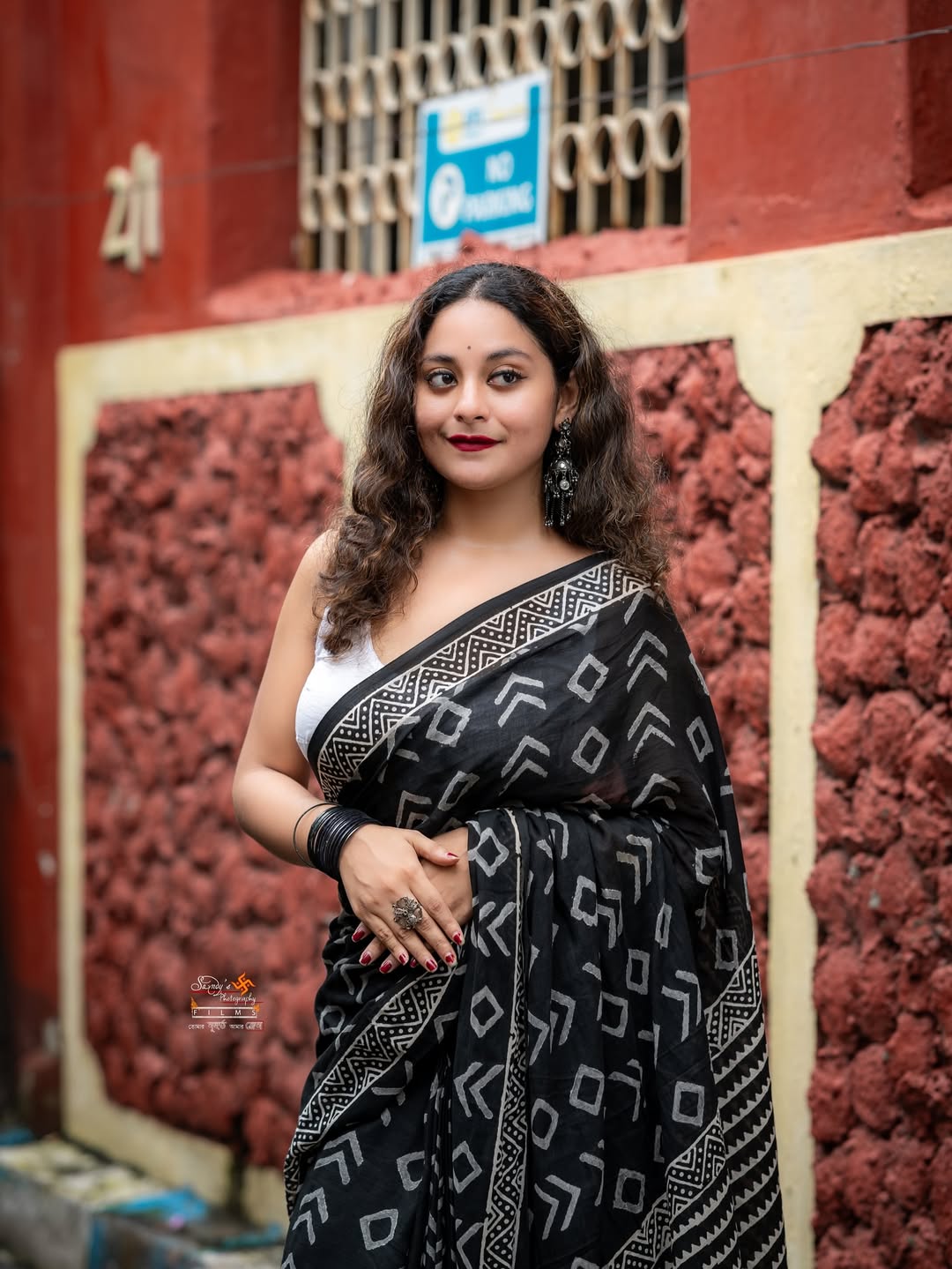 Black Traditional Printed Saree With Elegant Ethnic Design
